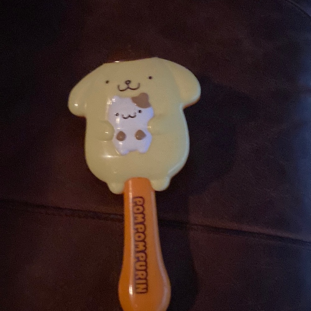 Pompompurin hair brush